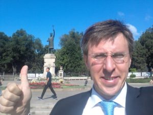 PL, regele Mihai al Romaniei, Regele Mihai, Dorin Chirtoaca, Primar Interimar, Primar suspendat, Mihai Ghimpu, bradul din Chisinau, Mihai Ghimpu, Alina Zotea, Valeriu Munteanu