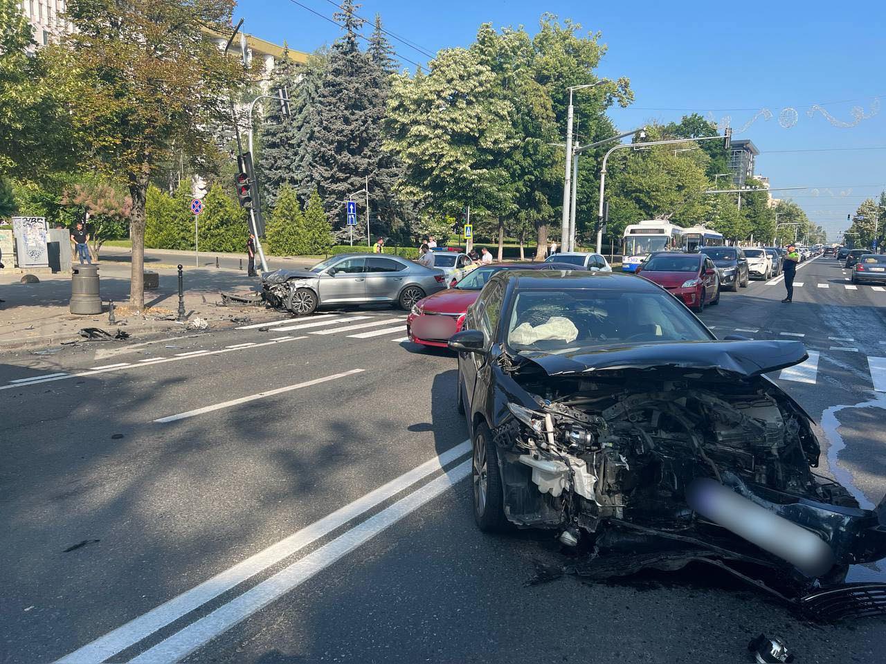 Foto Accident Grav N Apropiere De Cl Direa Parlamentului Dou