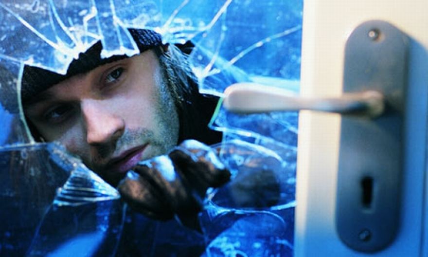 hoti din floresti, raionul floresti, au furat bijuterii,