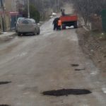 reparatie de drum la dumbrava, cum se repara drumurile in moldova, chisinau drumuri rele, drumuri stricate in moldova