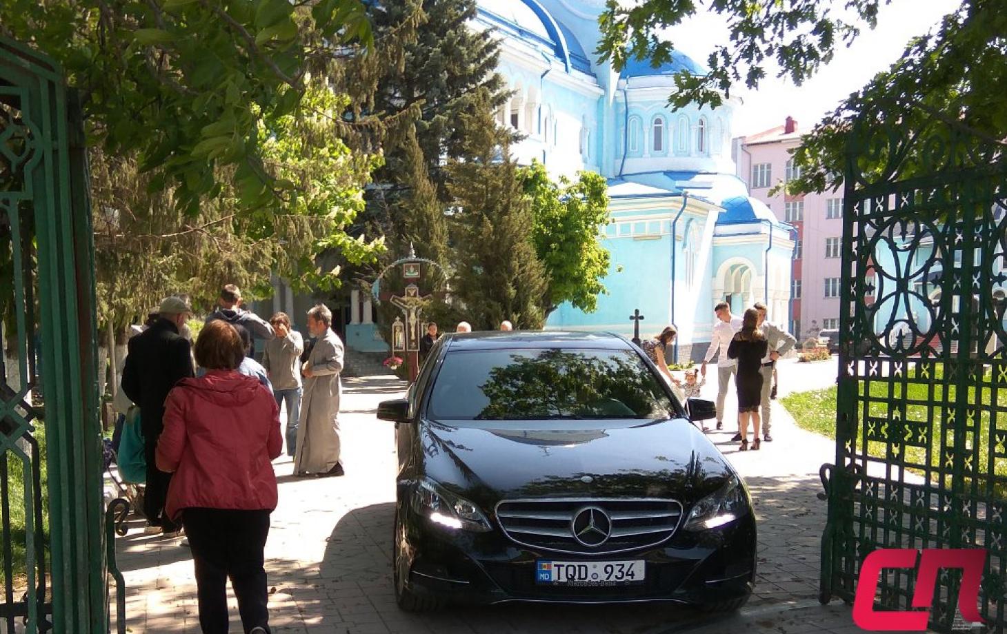 episcop marchel, preoti masini de lux, preoti in lux