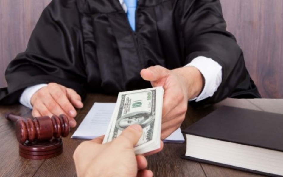 O avocată din Bălți, prinsă în flagrant delict cu 600 de dolari mită, coruptie moldova