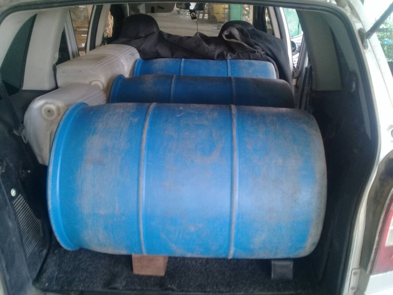 contrabanda cu alcool, au încercat să aducă pe două tone de spirt din Transnistria, dar au fost prinși la vamă, serviciul vamal moldova,