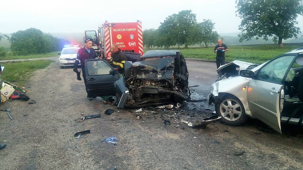 Accident grav pe traseul Bălți-Glodeni, Un Wolkswagen s-a lovit frontal cu o Toyota în care era 2 copii, igsu, inspectoratul general pentru situatii exceptionale, politia rm