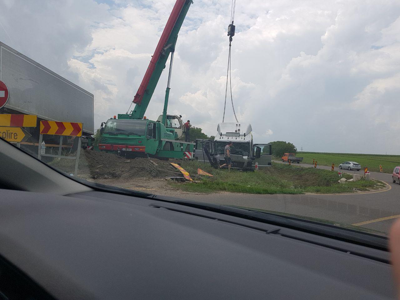 igsu, tir a căzut în gol pe traseul Orhei - Bălți, accidente rutiere moldova,