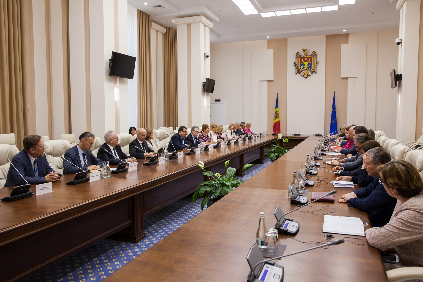 guvernul republicii moldova, parlamentul european, rm ue 2018, 100 milioane euro, finantare externa