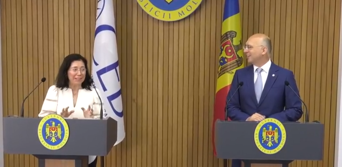 Premierul Republicii Moldova, Pavel Filip, briefing de presă, viceguvernatorul Băncii de Dezvoltare a Consiliului Europei, Rosa María Sánchez-Yebra Alonso, semnarea unui acord de împrumut în valoare de 12 milioane de euro, 170 de ambulanțe noi, pdm reforme