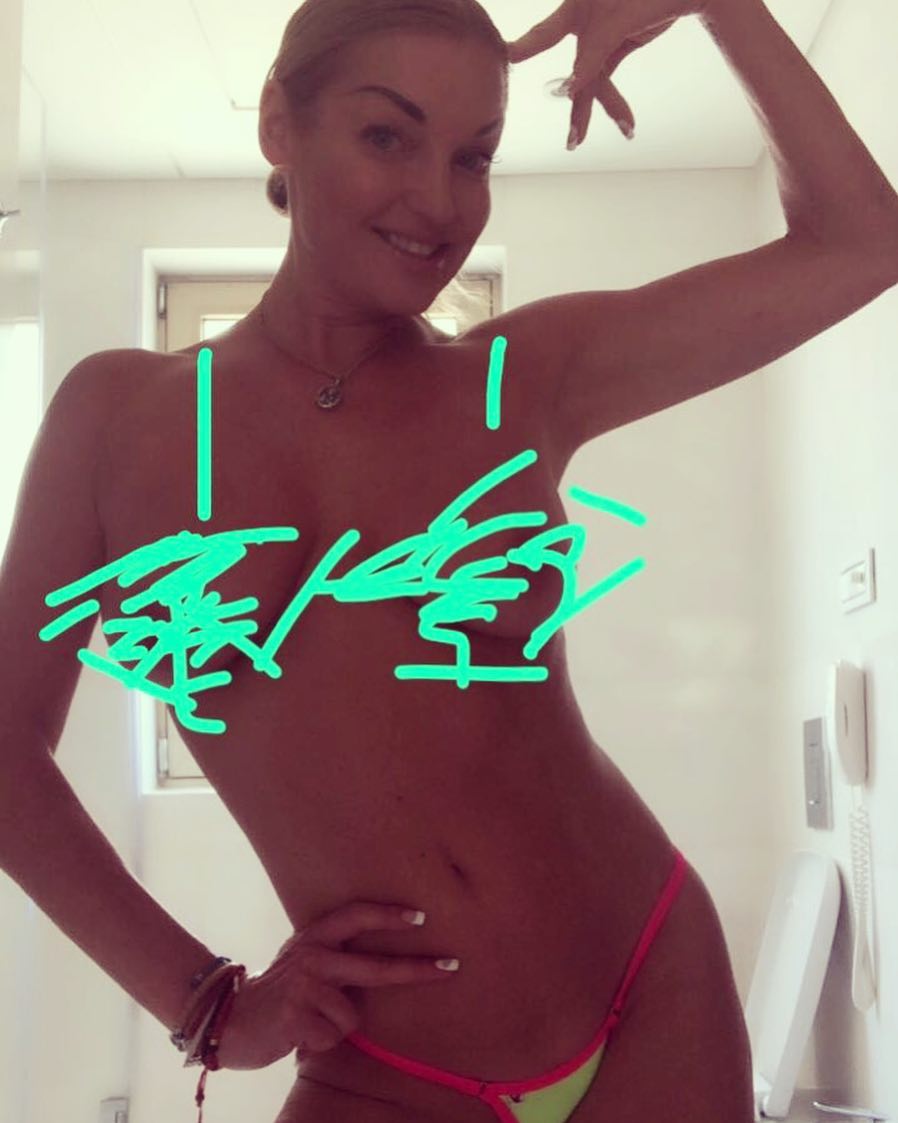 Anastasia Volochkova a pozat în sânii goi, Balerina adoră să-i provoace pe internauți, rusia instagram