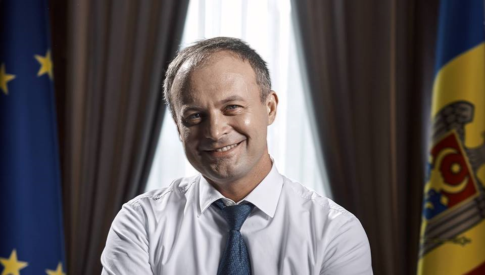 Președintele Parlamentului, Andrian Candu, își sărbătorește astăzi ziua de naștere, pdm, partidul democrat, pavel filip, vlad plahotniuc, politica chisinau, legi reforme, alegeri 2019, familia candu sotie copii