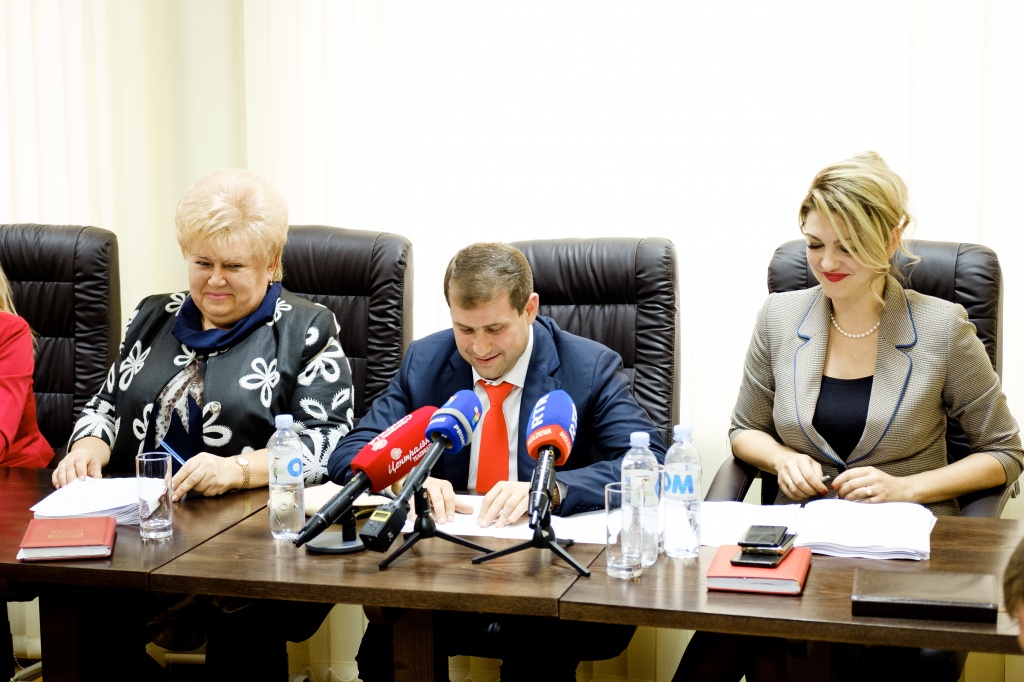 Ilan Șor, Shor, Partidul ȘOR, circumscriptia Orhei, Ilan Șor pleacă în Parlament, Șor renunță la mandatul de Primar