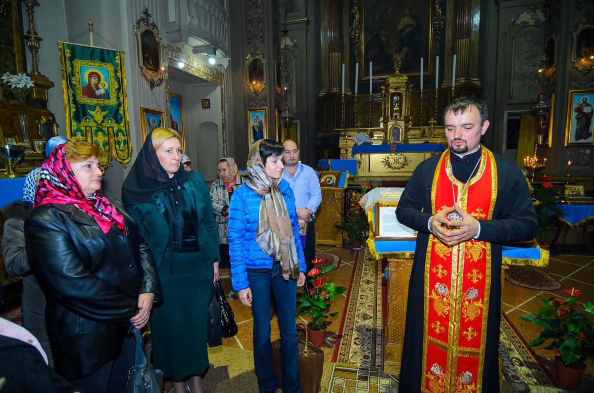 maia sandu la biserica, maia sandu religie, maia sandu familie, maia sandu protv