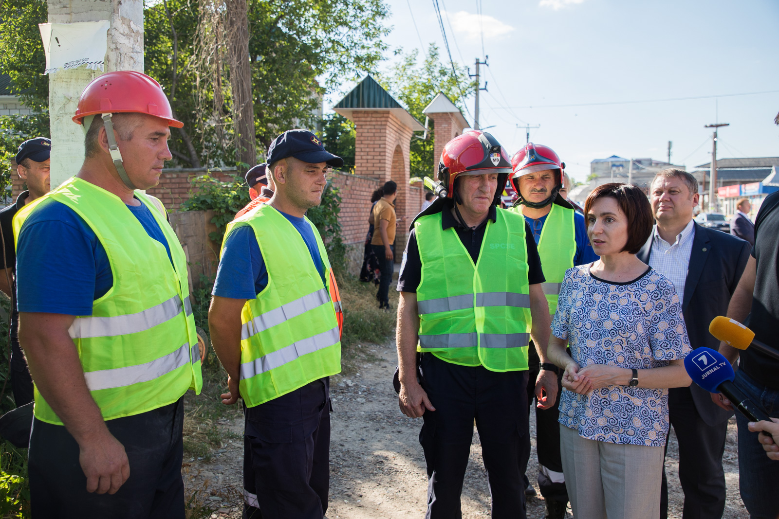 maia sandu. guvernul sandu, bloc prabusit otaci, sinistrati otaci, ajutor pentru otaci, ministrul economiei
