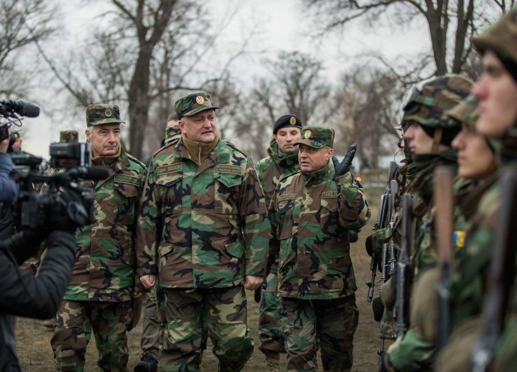 Igor Dodon, Uniformă Militară