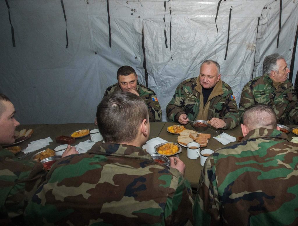 Igor Dodon, Uniformă Militară
