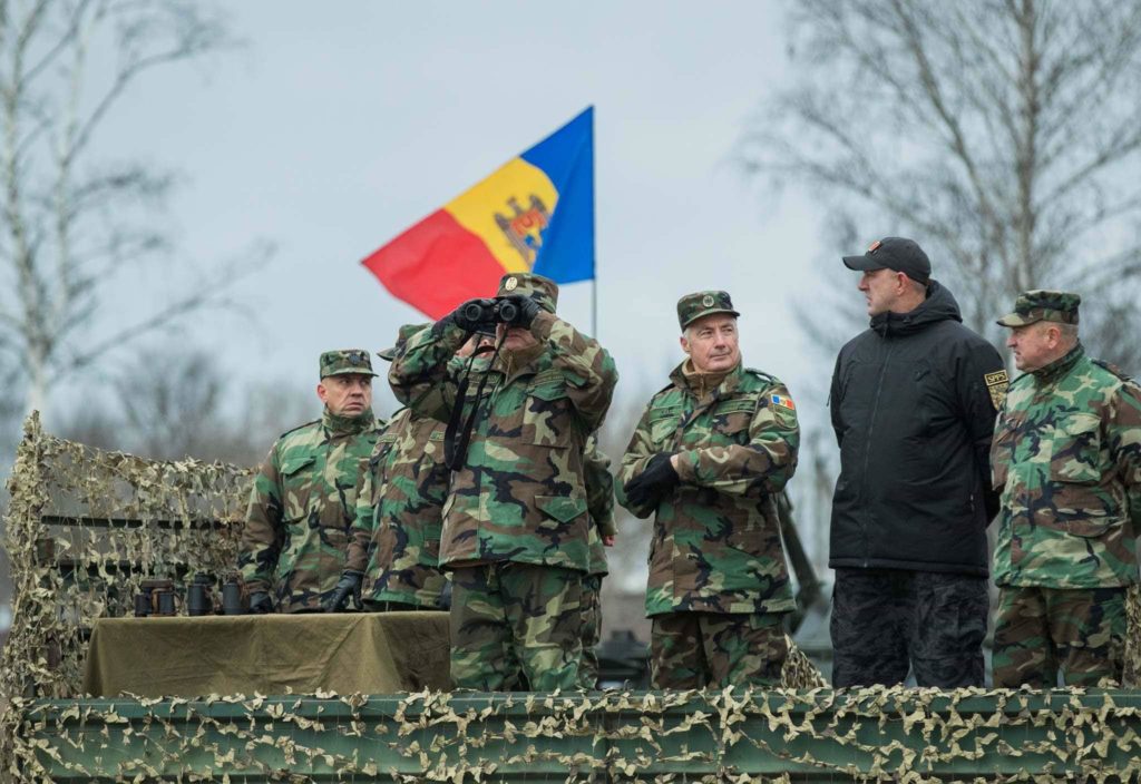 Igor Dodon, Uniformă Militară