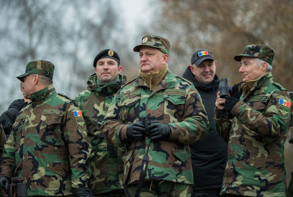 Igor Dodon, Uniformă Militară