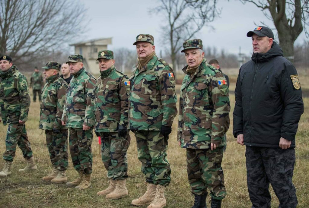 Igor Dodon, Uniformă Militară