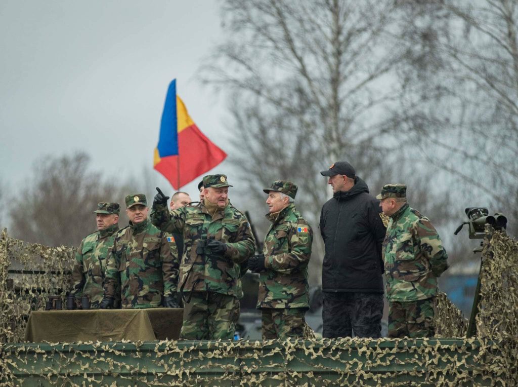 Igor Dodon, Uniformă Militară