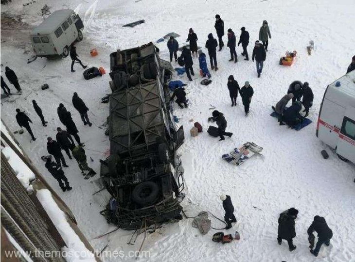 Rusia, tragedie in Siberia, Autocar accidentat