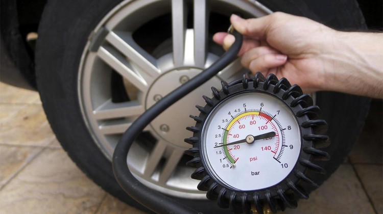 Cum umflăm roțile, mașină, umflăm, azot, aer, presiune