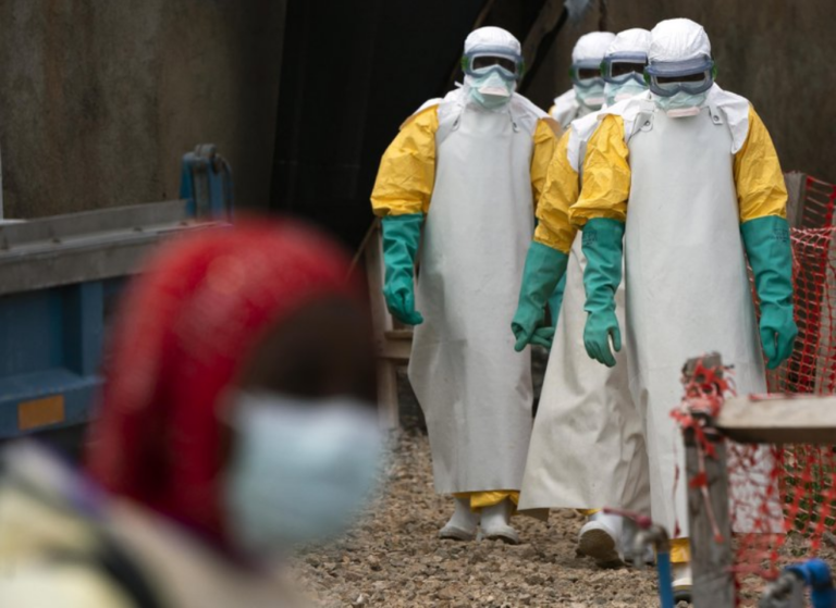 Lipsa apei potabile și scăderea finanțării agravează epidemia de Ebola în Republica Democrată Congo