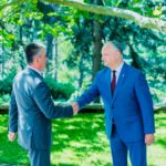 Acum câteva minute, la Reședința de Stat de la Condrița, a început întrevederea tete-a-tete între Președintele Republicii Moldova, Igor Dodon și liderul de la Tiraspol, Vadim Krasnoselskii. Aceasta este cea de-a șaptea întrevedere.