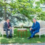 Acum câteva minute, la Reședința de Stat de la Condrița, a început întrevederea tete-a-tete între Președintele Republicii Moldova, Igor Dodon și liderul de la Tiraspol, Vadim Krasnoselskii. Aceasta este cea de-a șaptea întrevedere.