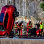 Motivul pentru care Volvo a distrus 10 mașini aruncându-le de la o înălțime de 30 de metri