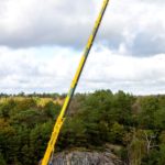 Motivul pentru care Volvo a distrus 10 mașini aruncându-le de la o înălțime de 30 de metri