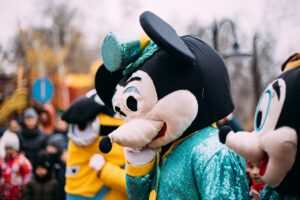 Echipa Partidului „ȘOR” a reconstruit parcul central din Taraclia