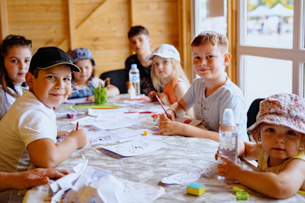 FOTO// OrheiLand, cel mai mare parc de distracții din țară, și-a redeschis porțile