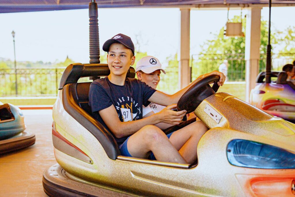 FOTO// OrheiLand, cel mai mare parc de distracții din țară, și-a redeschis porțile