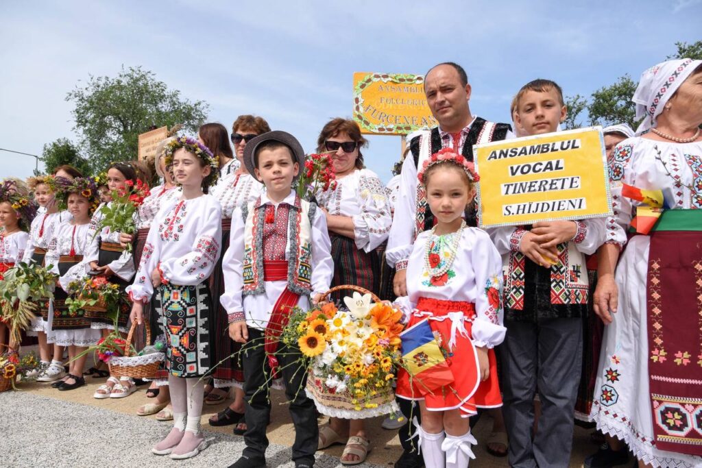 FOTO// Orheiul a găzduit parada portului popular moldovenesc: “Mândru-i portul Orheian”