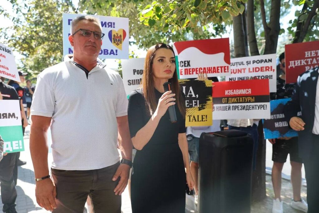 FOTO// „Este judecată nu Evghenia Guțul, ci întreg poporul găgăuz pentru că are o opinie diferită”...„Ședințe au loc practic în fiecare zi. Așa luptă ei cu opoziția”