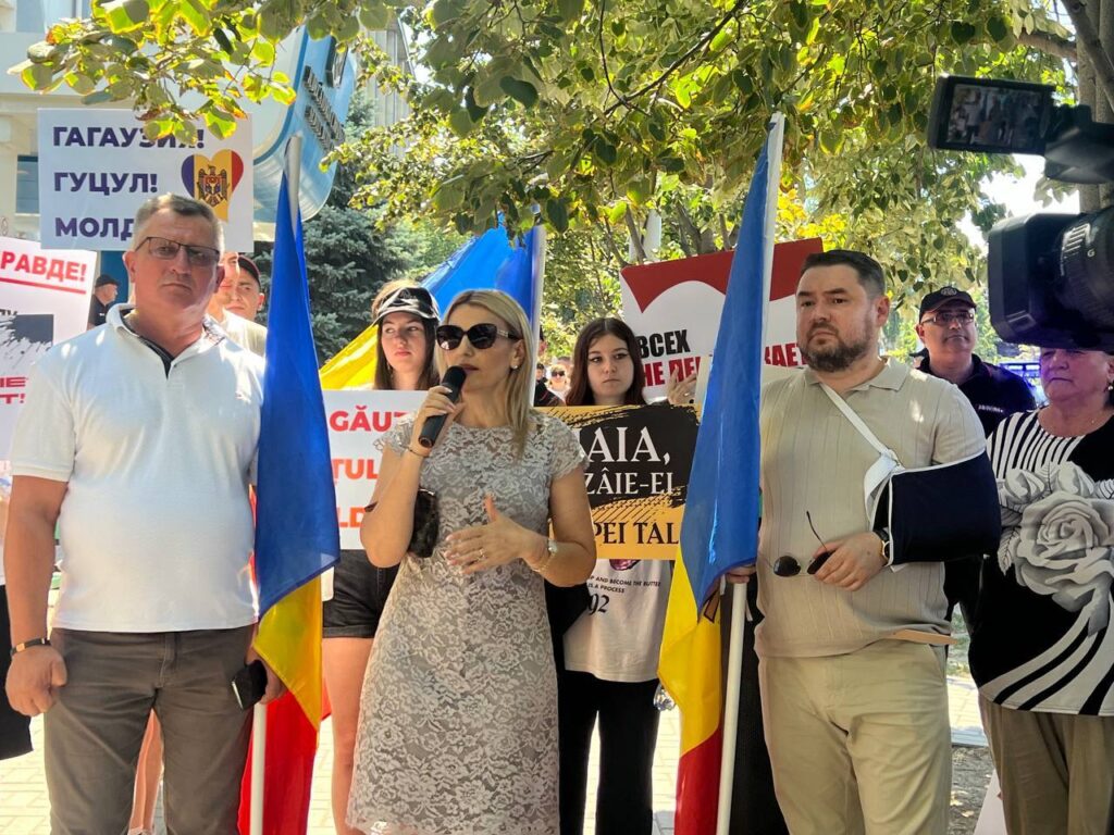 FOTO// „Este judecată nu Evghenia Guțul, ci întreg poporul găgăuz pentru că are o opinie diferită”...„Ședințe au loc practic în fiecare zi. Așa luptă ei cu opoziția”