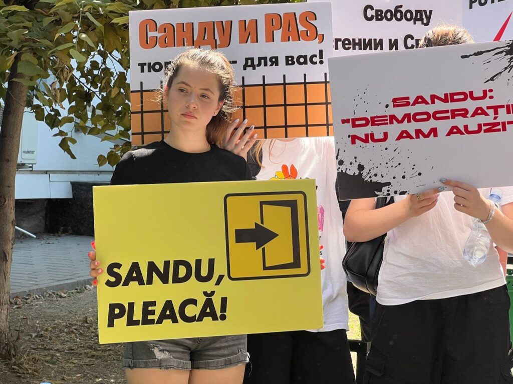 FOTO// „Este judecată nu Evghenia Guțul, ci întreg poporul găgăuz pentru că are o opinie diferită”...„Ședințe au loc practic în fiecare zi. Așa luptă ei cu opoziția”