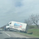 Un camion a derapat pe traseul Bălți–Chișinău și ajuns în șanț