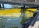 În urma atacului rusesc asupra portului Cernomorsk, pe suprafața Mării Negre s-a format o pată uriașă de ulei