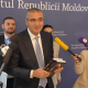 VIDEO // Câte o carte pentru fiecare deputat. Ce cadou le-a pregătit Renato Usatîi celor care votează legi