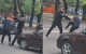 Scene violente în trafic: Doi șoferi s-au luat la bătaie în plină stradă din capitală, sub privirile martorilor