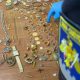 FOTO // Monede comemorative și obiecte cu valoare istorică nedeclarate, descoperite la vama Leușeni