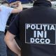 VIDEO // Doi tineri, cercetați penal după ce ar fi încercat să cumpere bunuri cu euro falși în Chișinău