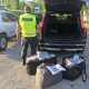 FOTO // Aproximativ 400 de articole vestimentare fără acte de proveniență, depistate în sudul țării