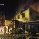 FOTO // Atac masiv în regiunea Harkov. Trei persoane au murit, iar 18 au fost rănite, inclusiv doi copii