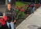 A vrut să impresioneze pe cineva cu un buchet de flori, dar a ajuns cu proces-verbal. Tânăr sancționat de carabinieri în centrul Chișinăului