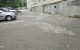 FOTO // Primăria Chișinău a reparat curtea de pe strada Buiucani 6, cu amenajări și marcaje pentru parcări