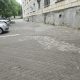 FOTO // Primăria Chișinău a reparat curtea de pe strada Buiucani 6, cu amenajări și marcaje pentru parcări
