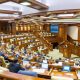 Parlamentul a adoptat un proiect de lege pentru încurajarea investițiilor în energie regenerabilă cu soluții de stocare