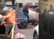 VIDEO // Ucraineancă reținută în timp ce ridica 450 000 de lei de la o victimă a escrocilor. Banii urmau să fie transportați la Odesa