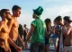Turiștii riscă amenzi de 150 de euro în stațiunile franceze dacă merg fără tricou pe stradă